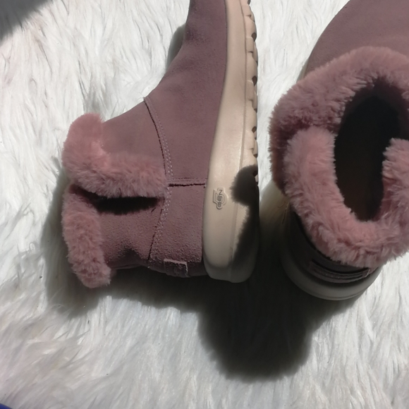 Skechers FLuffy Pink Winter Boot Size7.5 - Picture 4 of 5